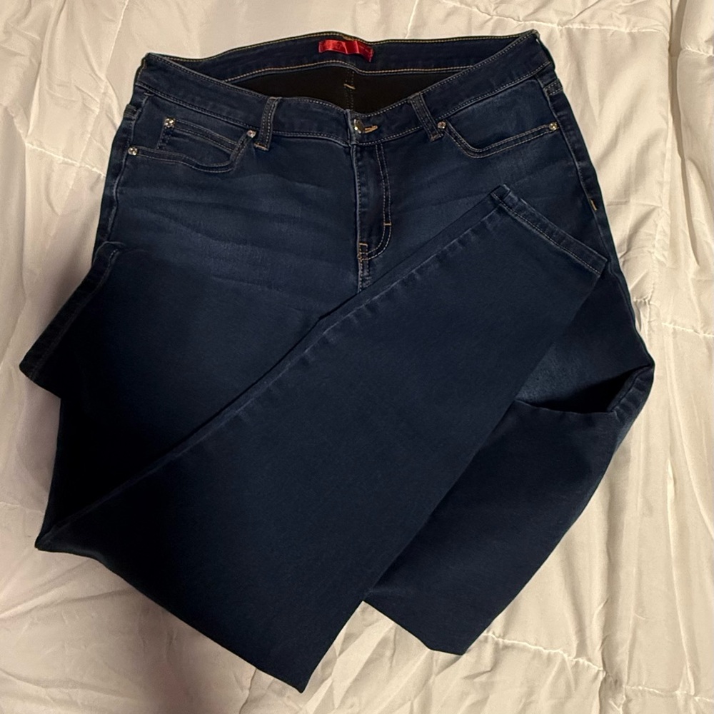Jennifer Lopez Dark Wash Skinny Jeans women size 12. A22